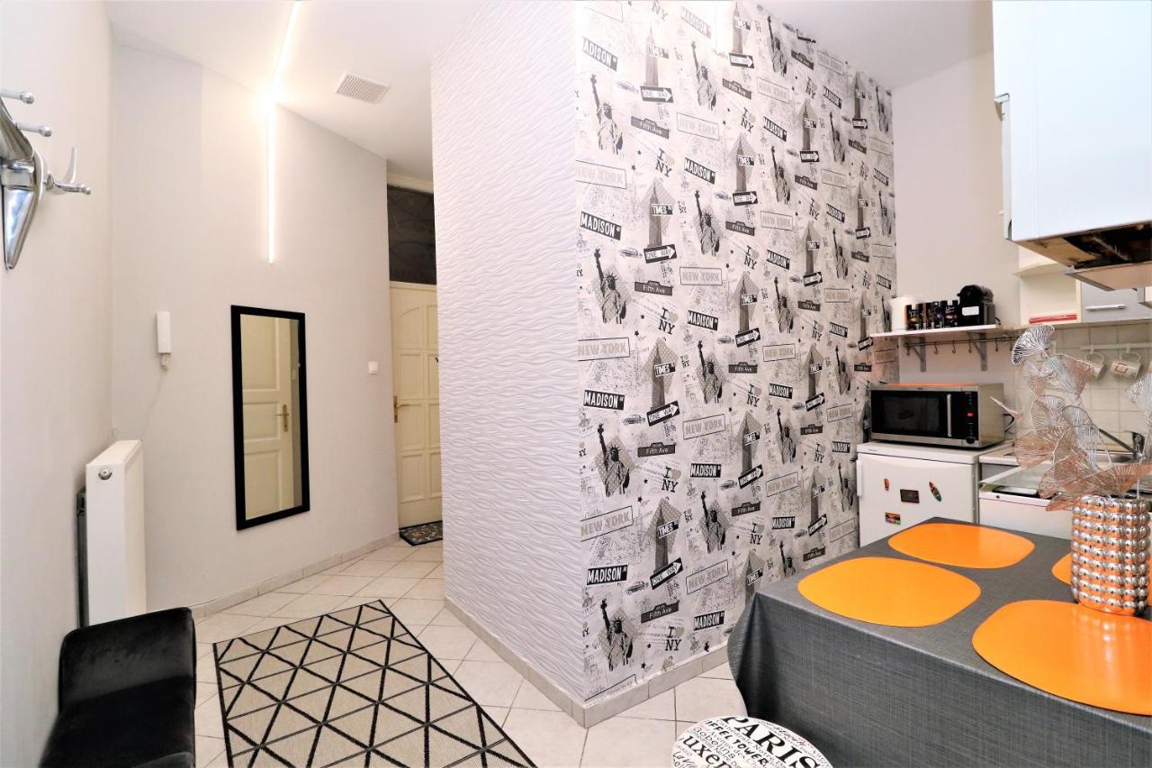 Apartment Nehru Part River Side Danube *