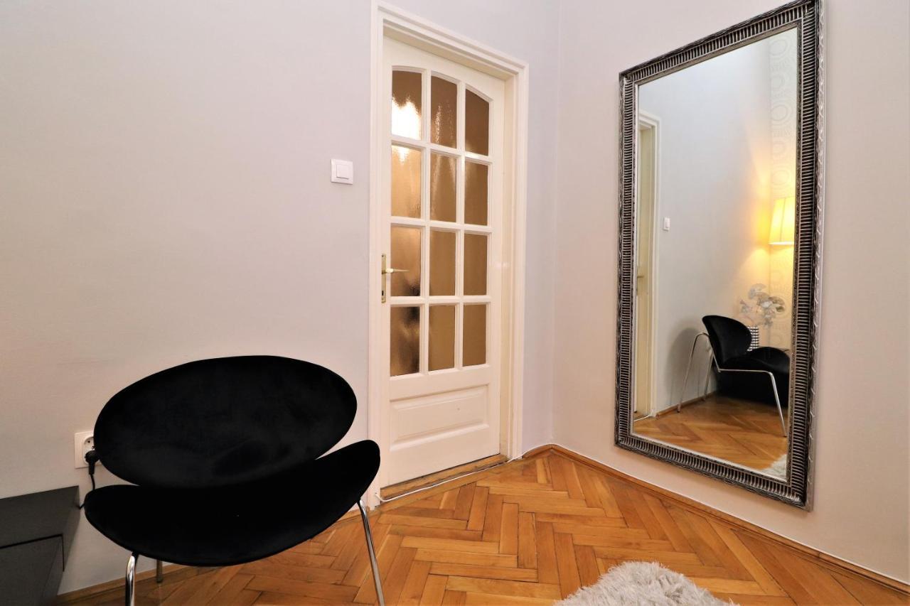 Nehru Part River Side Danube Apartamento