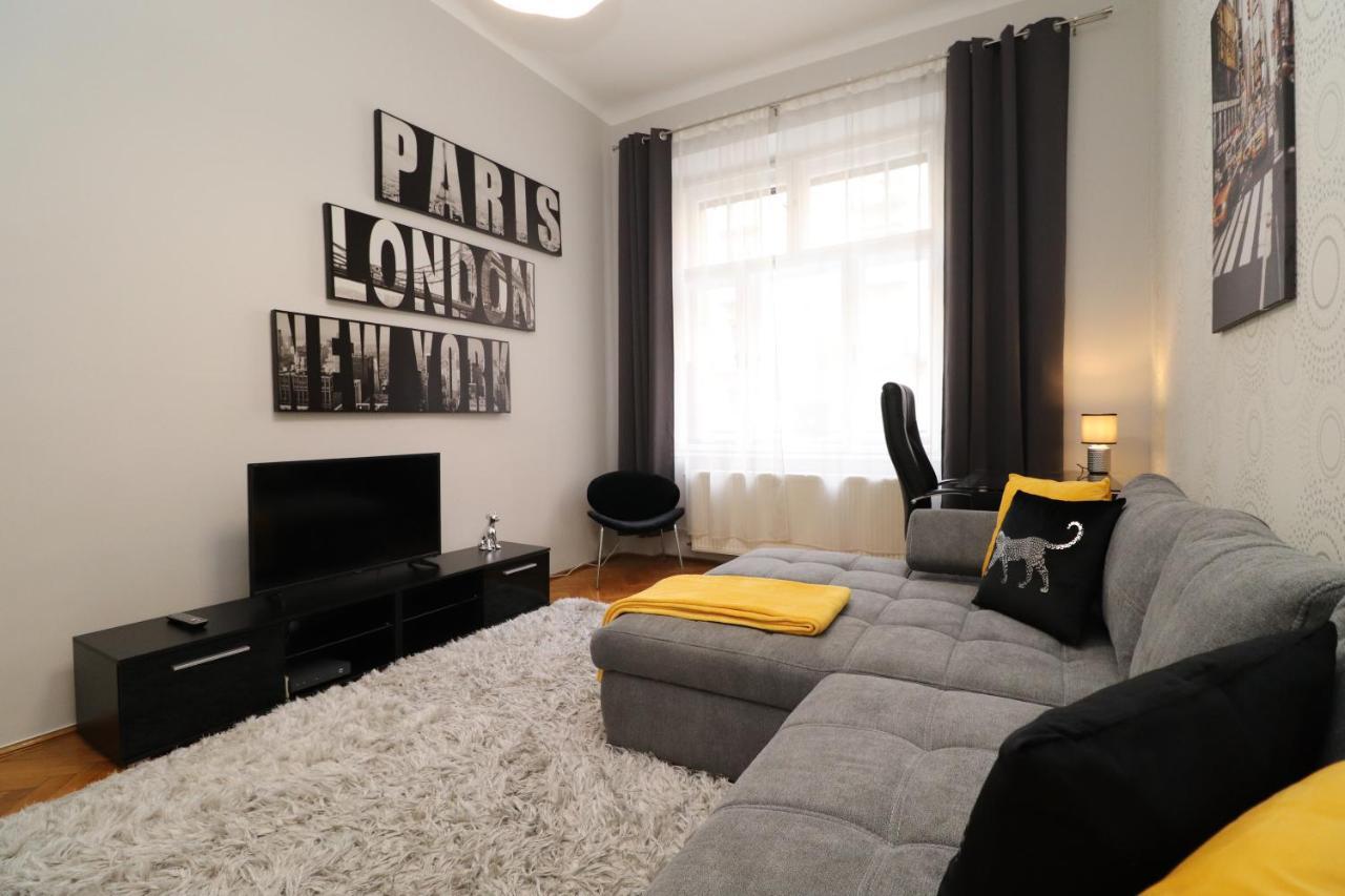 Apartment Nehru Part River Side Danube